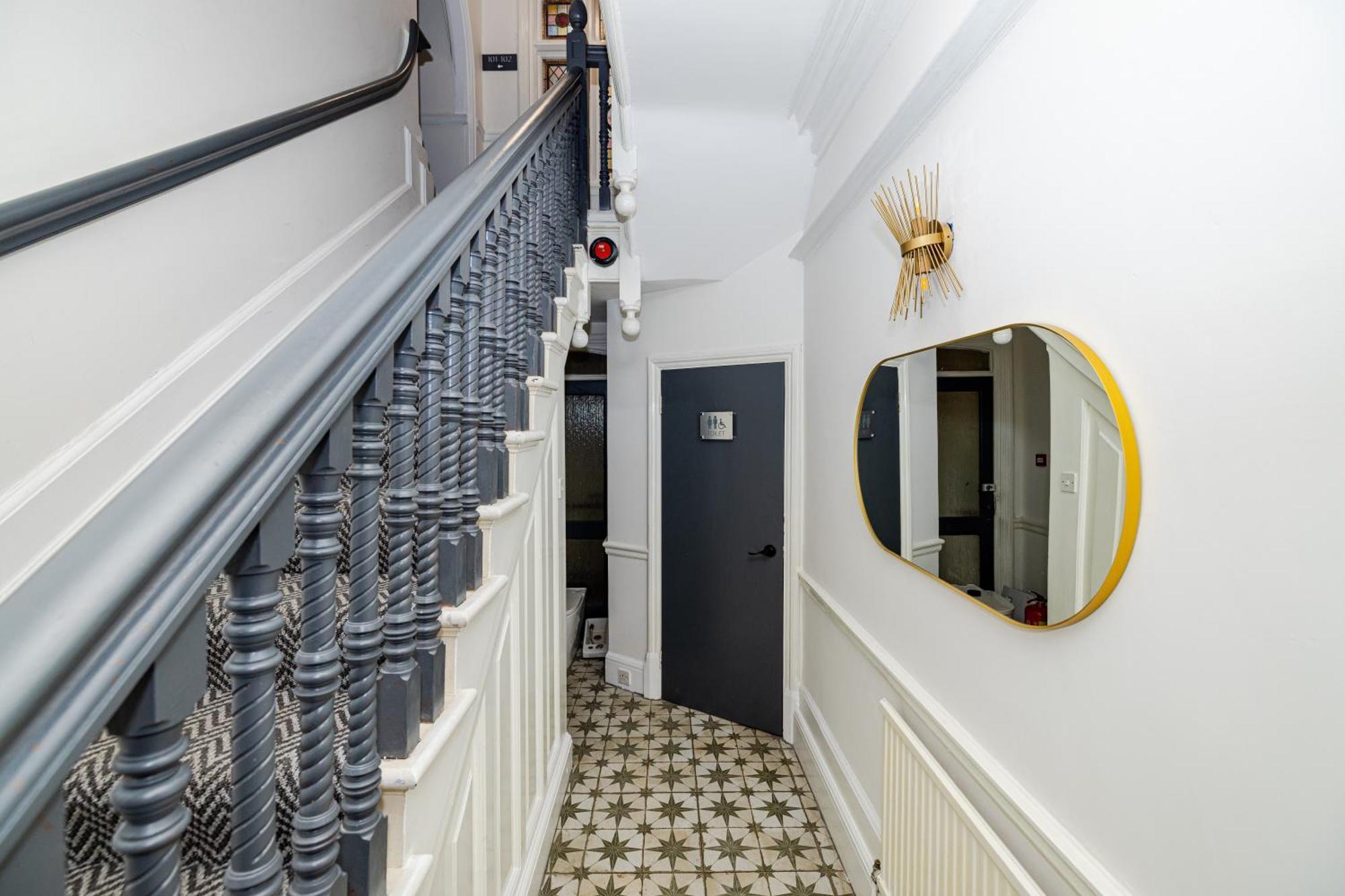 Woodford Hotel Londra Exterior foto