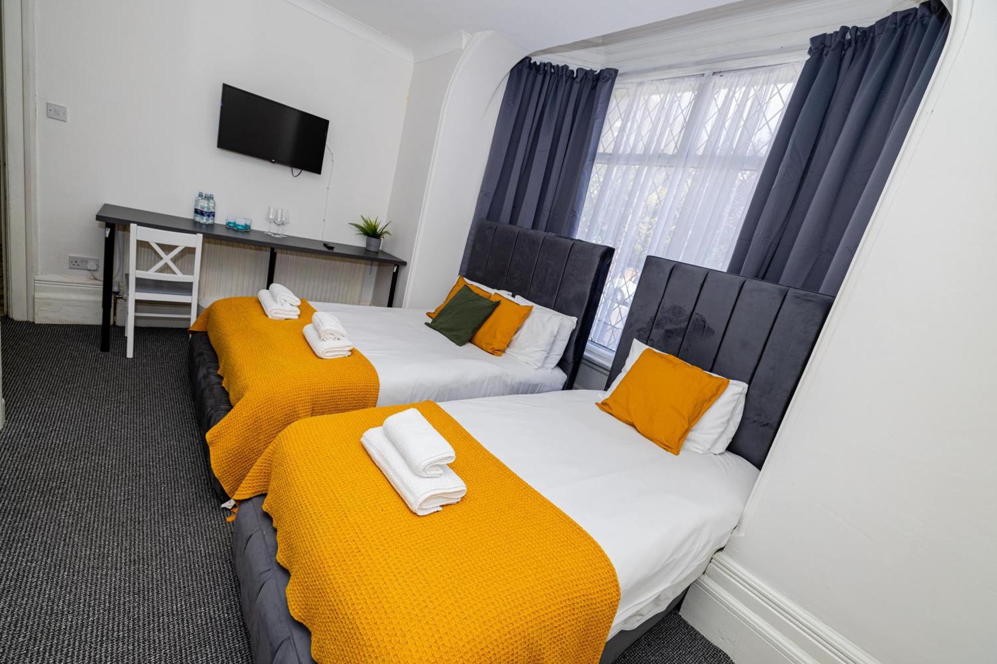 Woodford Hotel Londra Exterior foto