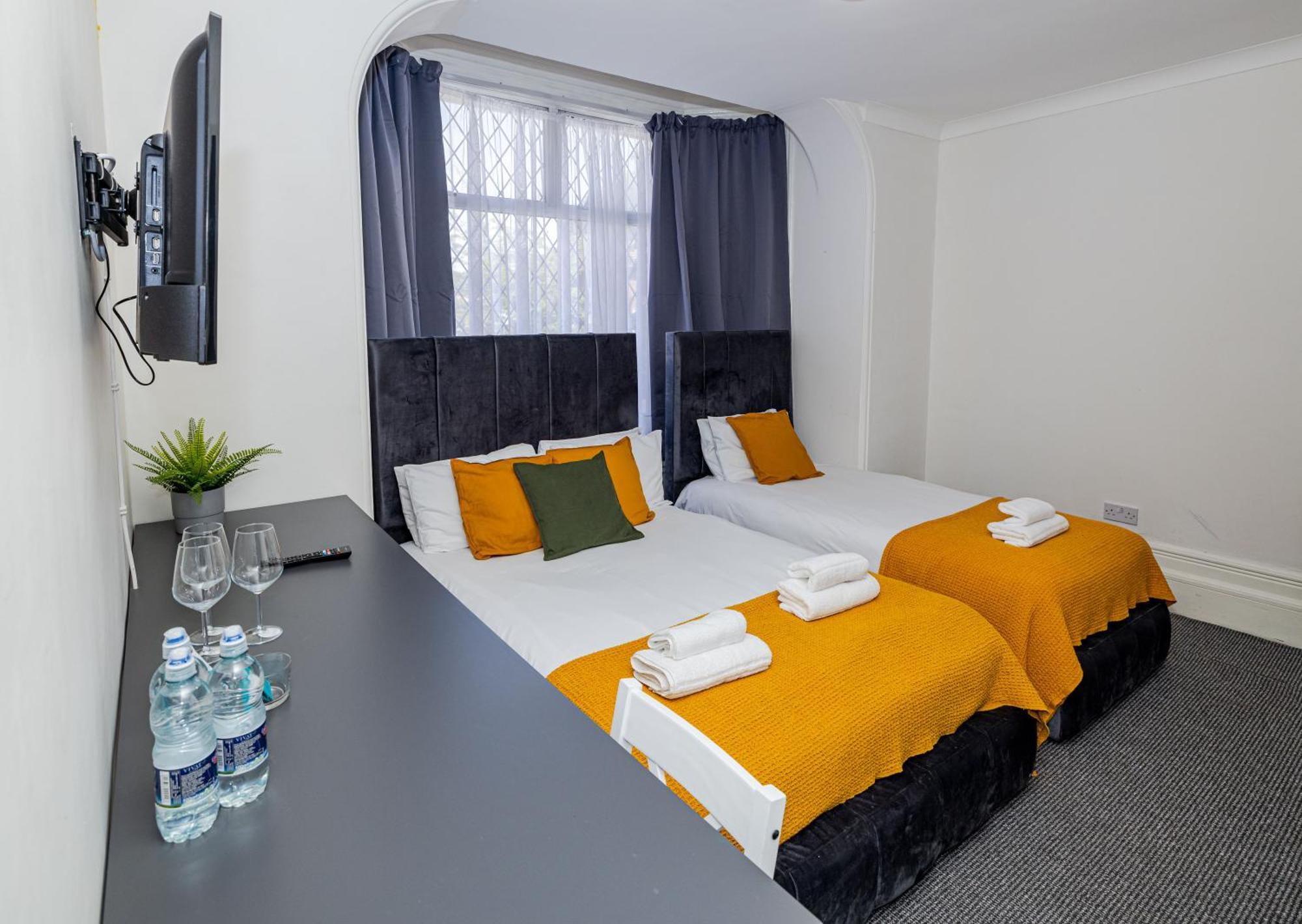 Woodford Hotel Londra Exterior foto